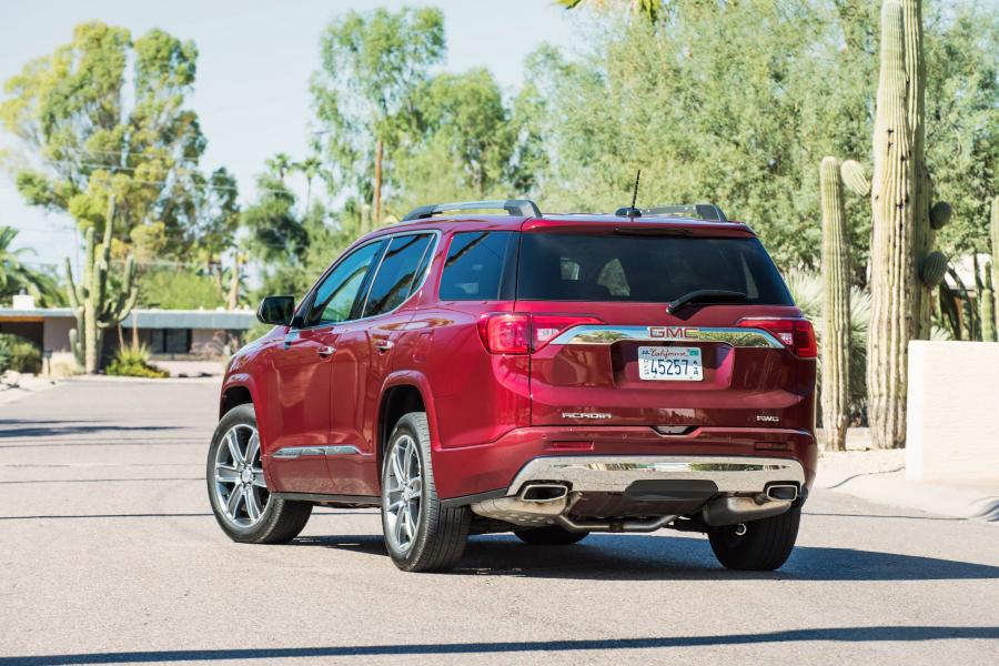  GMC Acadia Denali 2016 года  (фото 14 из 33)